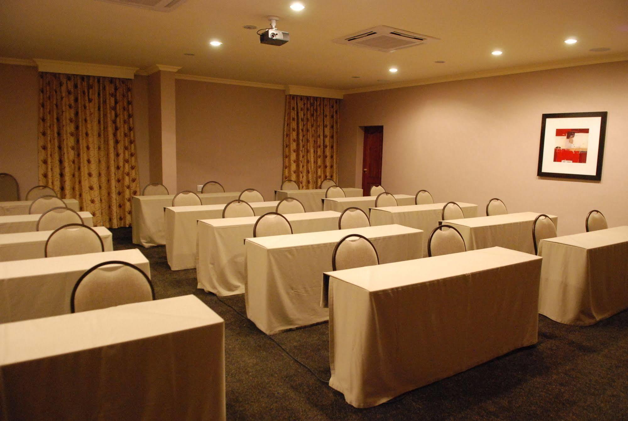 Protea Hotel By Marriott Harrismith Montrose Zewnętrze zdjęcie